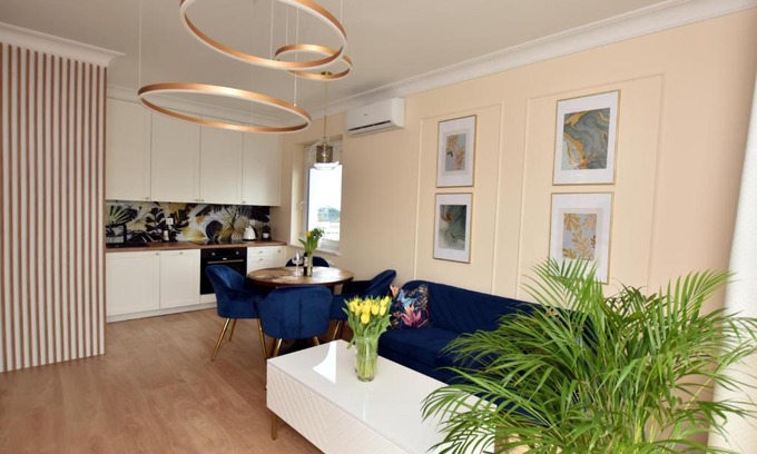 Torun Apartment | Elegant Apartment Nr 50: Family-Friendly with Parking
