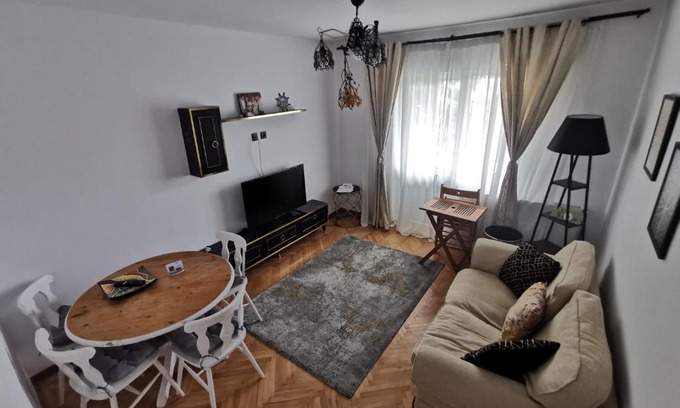 Gura Suhasului Apartment | Discover Family-Friendly Comfort at Apartament Ocnele Mari