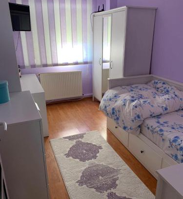 Onesti Apartment | Budget-Friendly Apartament Onesti with Child-Friendly Perks
