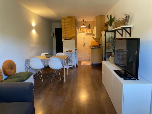 Alp Apartment | Top-Rated Apartament Orbis La Molina - Family-Friendly Stay