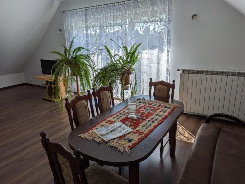 Stare Juchy Apartment | Family-Friendly Retreat at Apartament Osak - Pet Welcoming