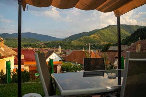 Rasinari Apartment | Panoramic Apartment in Rășinari – Family-Friendly Retreat