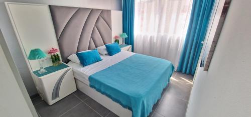 Rincon de Loix Apartment | Paradiso Apartment: 10/10 Rated Near Playa Levante Beach
