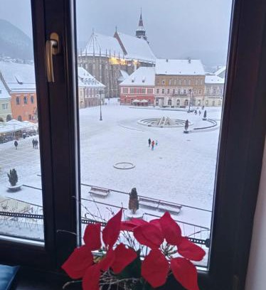 Brasov City Centre Apartment | Family-Friendly Stay at Apartament Piata Sfatului - 10/10 Rating