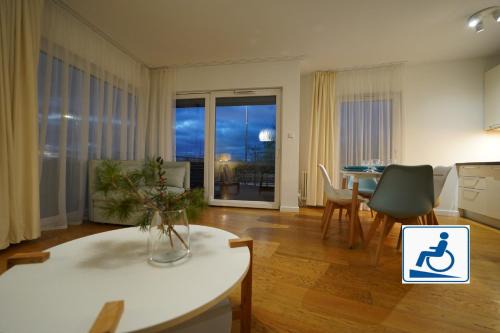 Mielno Apartment | Oceanfront Apartment przy plaży - Guest Rated 10/10