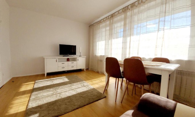 Karlikowo Apartment | Family-Friendly Retreat 300 Meters from Sopot Beach