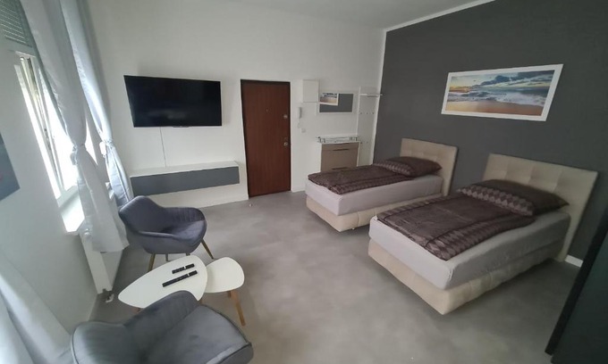 Bernburg Apartment | Guest Rated 8.8: Family-Friendly Apartament Suite 1