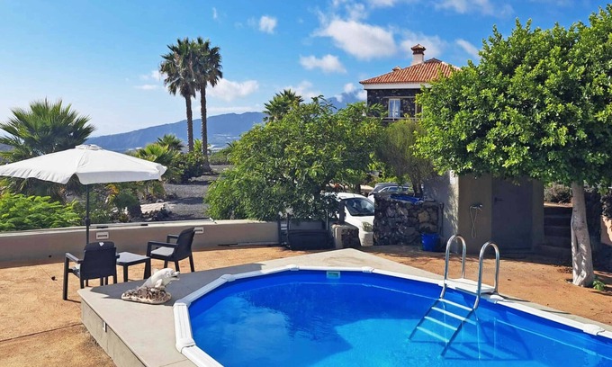 Los Llanos de Aridane House | Relax at Apartament Taburiente with Pool and Spa Access