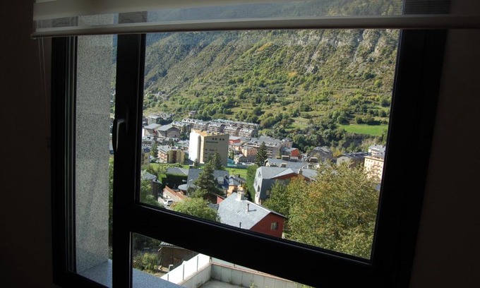 Encamp Apartment | Family-Friendly Stay at APARTAMENT TUCAMP nº6275 - 9.1/10