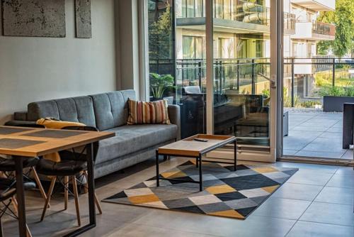 Ostroda Apartment | Beautiful Apartment Twierdza with Lake Views and Family Comfort