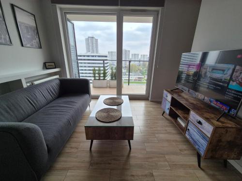 Katowice Apartment | Stunning 12 PIĘTRO: Breathtaking Views & Prime Amenities