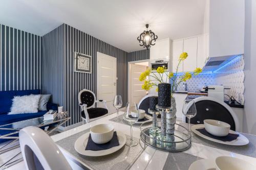 Rowy Apartment | Stylish Apartment in Rowy with Hot Tub & High Ratings