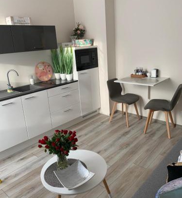 Gorzow Wielkopolski Apartment | Cozy Apartment Walczaka 25 with Parking for Your Family