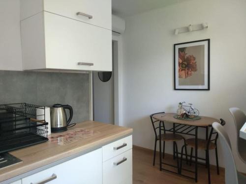 Przemysl Apartment | Discover Apartament Wiosenny - Perfect Base Near the Station