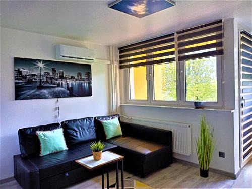 Gliwice Apartment | Prime Stay at Apartament Gliwice Mewy with Climate Control