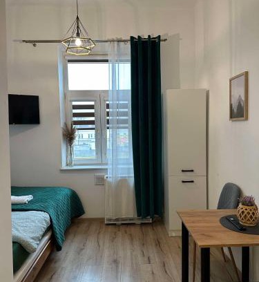 Tomaszow Mazowiecki Apartment | Highly Rated Apartament Zielony Kołłątaja Awaits You