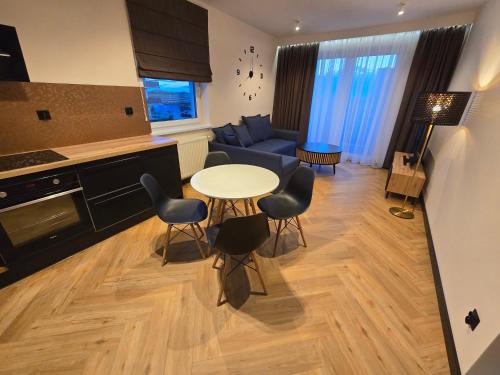 Krotoszyn Apartment | Family-Friendly Retreat at Apartament Zielone Łąki