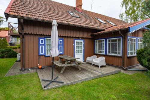 Nida Apartment | Stay at Apartamentas "Jūratė" with Private Yard & Sauna