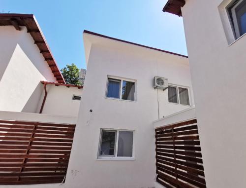 Jupiter House | Family-Friendly Stay at Apartamente Liliacul