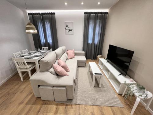 San Pablo Apartment | Family-Friendly Stay at Apartamenticos Plaza Las Armas III