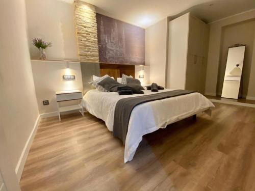 San Pablo Apartment | Child-Friendly Comfort at Apartamenticos Studio 39