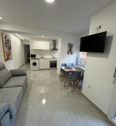 Almansa Apartment | Modern Apartment África with Balcony in City Center