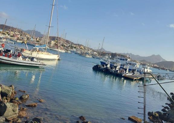 Lazareto Apartment | Family-Friendly 2-Bedroom Apartment in Mindelo, Rated 10/10