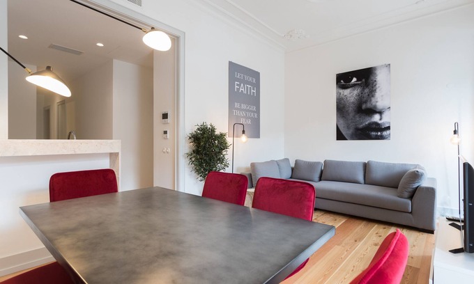 Santa Maria Maior Apartment | Historic Center 2-Bedroom Apartment with Scenic Balcony
