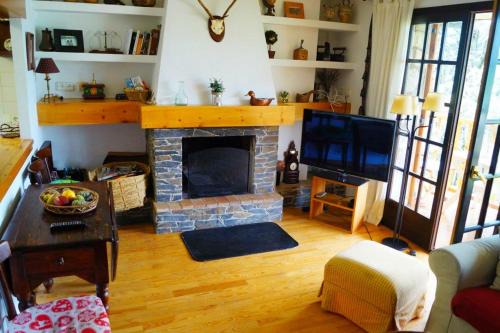 Llivia Apartment | Family-Friendly 3-Bedroom Apartment in Llivia Awaits You
