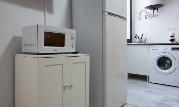 Huelva Apartment | Cozy Apartment 6A1: Ideal for Family Getaways