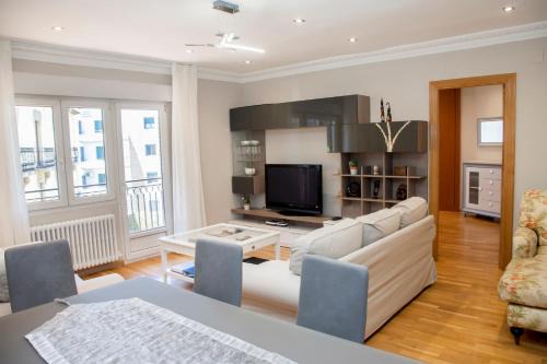 Soria Apartment | Spacious Apartment in Soria - Pet & Child Friendly Stay