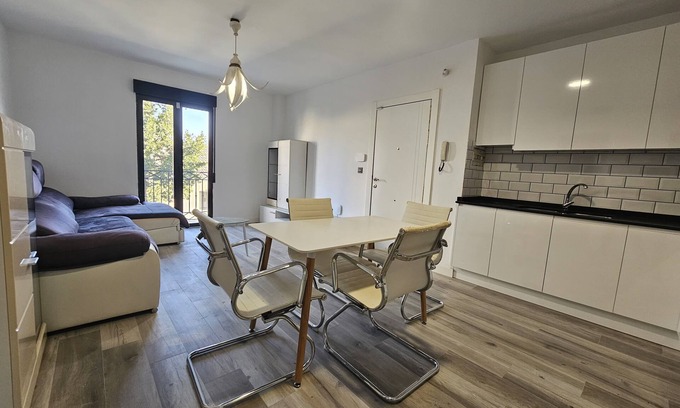 Ogijares Apartment | Family-Friendly Apartment Just 10 Minutes from Downtown