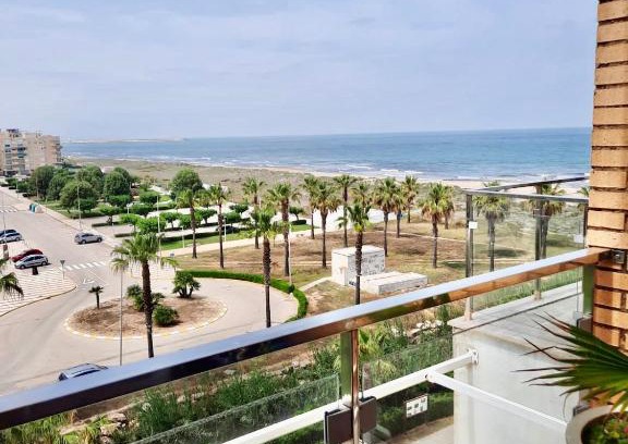 Guardamar de la Safor Apartment | Seaside Apartment Just Steps from the Ocean in Guardamar