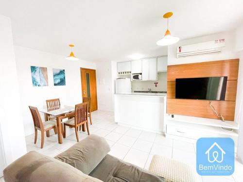 Caminho das Arvores Apartment | Convenient Apartment Near Salvador Shopping with Pool