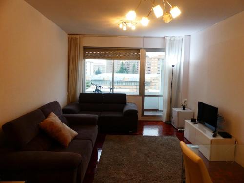 Iturrama Apartment | Modern Family-Friendly Apartment in Iturrama, Rated 8.5/10