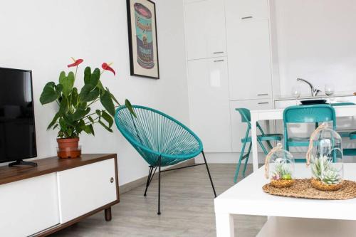 Costa Teguise Apartment | Discover Apartamento Aguaviva by the Ocean - Rated 9.7/10