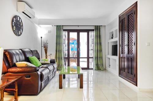 Torrevieja Apartment | Discover Apartamento Aldea del Mar: Oceanfront Oasis Awaits