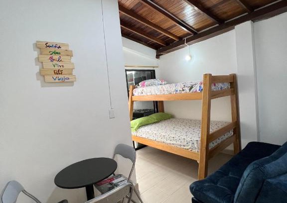 Suramericana Apartment | Comfortable Apartment in Laureles for Up to 8 Guests