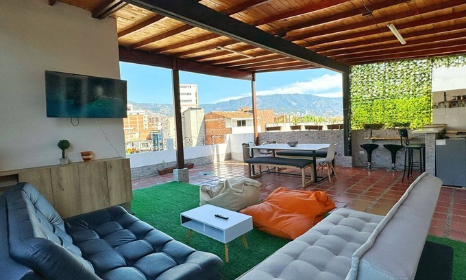 La America Apartment | Spacious Apartment with Private Terrace Near Stadium