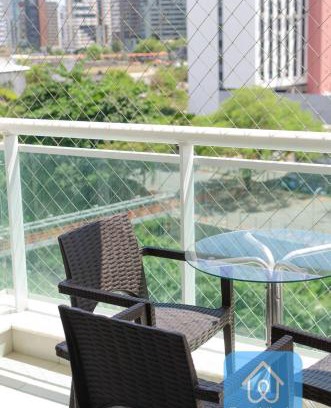 Caminho das Arvores Apartment | Convenient Apartment Next to Salvador Shopping with Breakfast