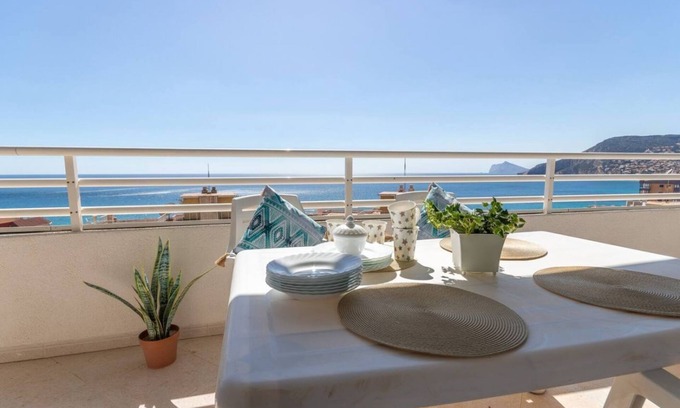 Calpe City Center Apartment | Exceptional Oceanfront Apartment Apolo XIV with Pool Access
