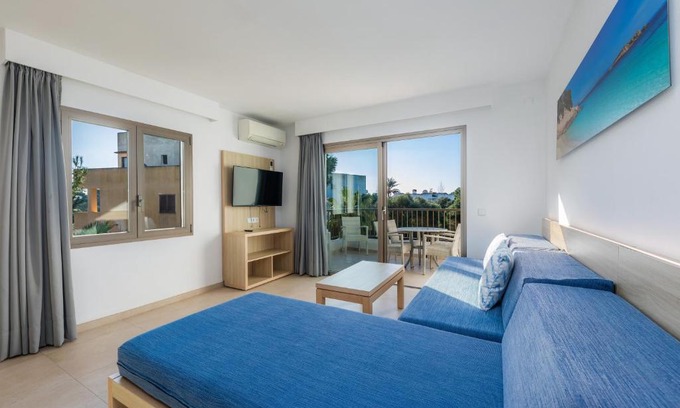 Cala Ferrera Apartment | Discover Aquamarina 7: Top-Rated Poolside Getaway