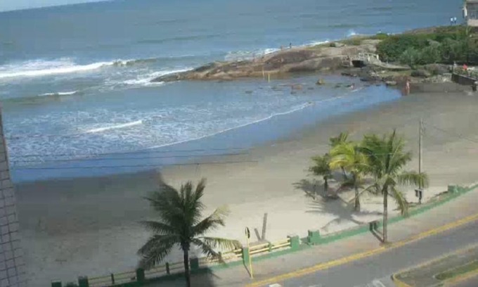 Praia dos Sonhos Apartment | Beachfront Apartment for 4, Steps from Praia do Sonho