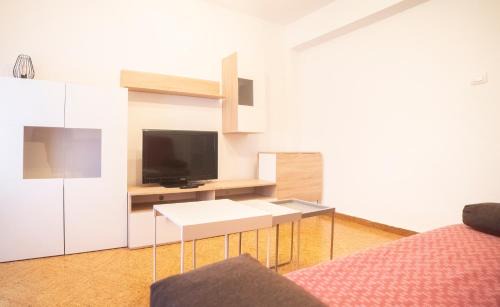 Distrito Llano Apartment | Family-Friendly Stay at Apartamento Bécquer - 8/10 Rating