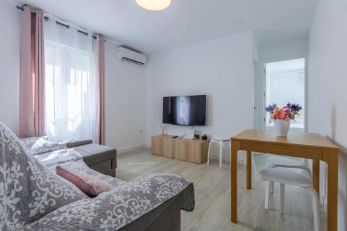 Santa Marina Apartment | Family-Friendly Apartment Balansiya in Córdoba's Heart
