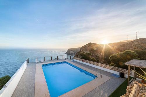 Almeria Apartment | Oceanfront Balcony Retreat - 4-Star Guest Rated: 9/10
