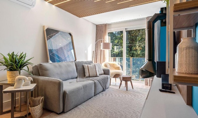 Quinta da Serra Apartment | Perfect Bellagio Apartment with Pool & Top Guest Reviews