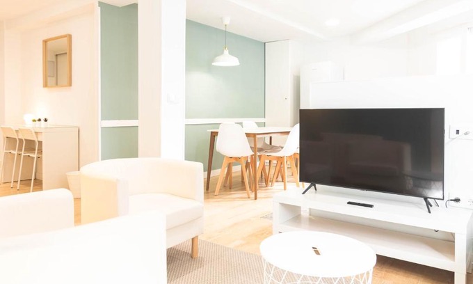 Distrito Llano Apartment | Family-Friendly Stay at Apartamento Bobes I - Rated 8.9/10