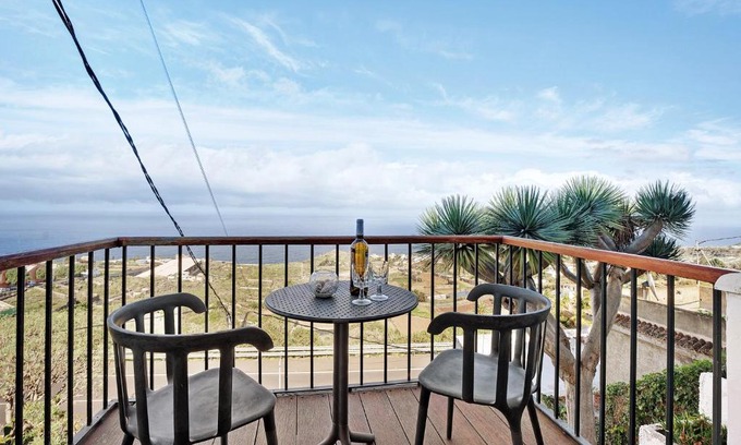 Buen Paso Apartment | Ocean View Apartment Buen Paso - Guest Rated 10/10
