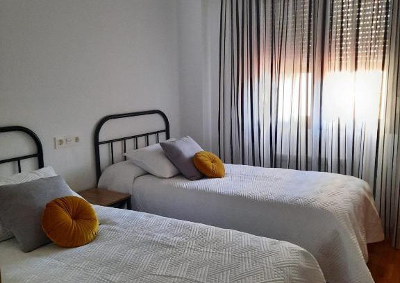 Burgos Apartment | Family-Friendly Retreat at Apartamento Bulevar - 9.3/10 Rating